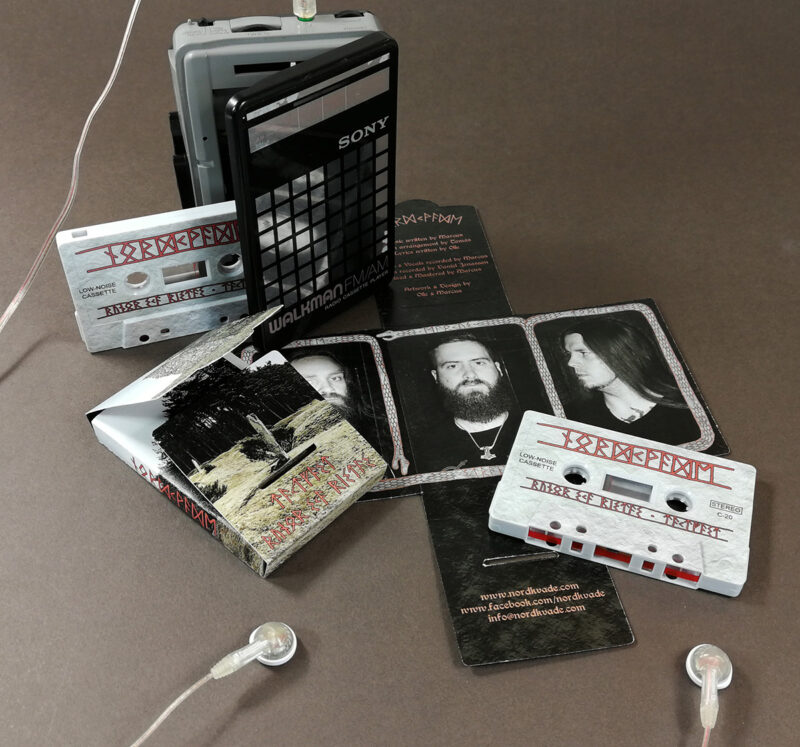 Grey cassettes with full coverage UV-LED on-body printing, in full colour printed Maltese cross boxes